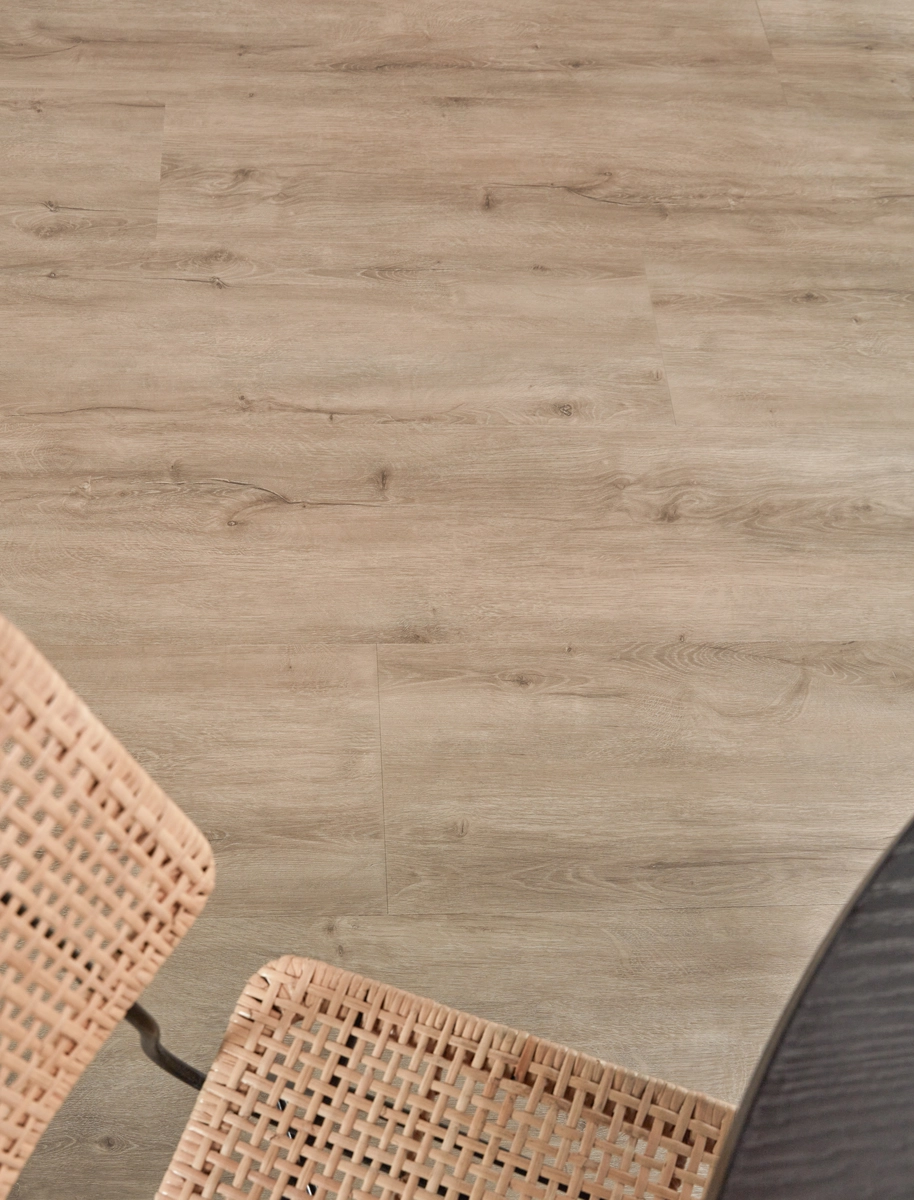 Floer Landhuis PVC – Grijze Eik - PVC Plak - Afbeelding 4