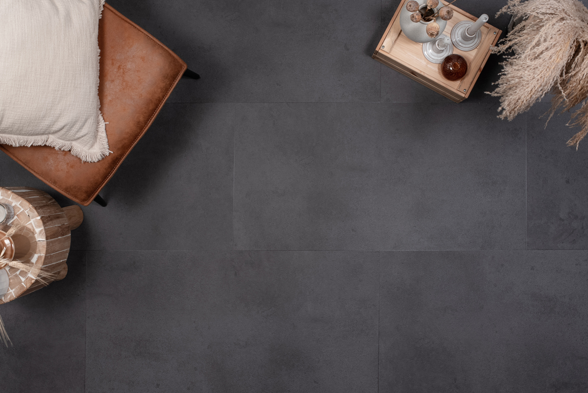 Floer Tegel Click PVC – Betonlook Zwart - Afbeelding 3
